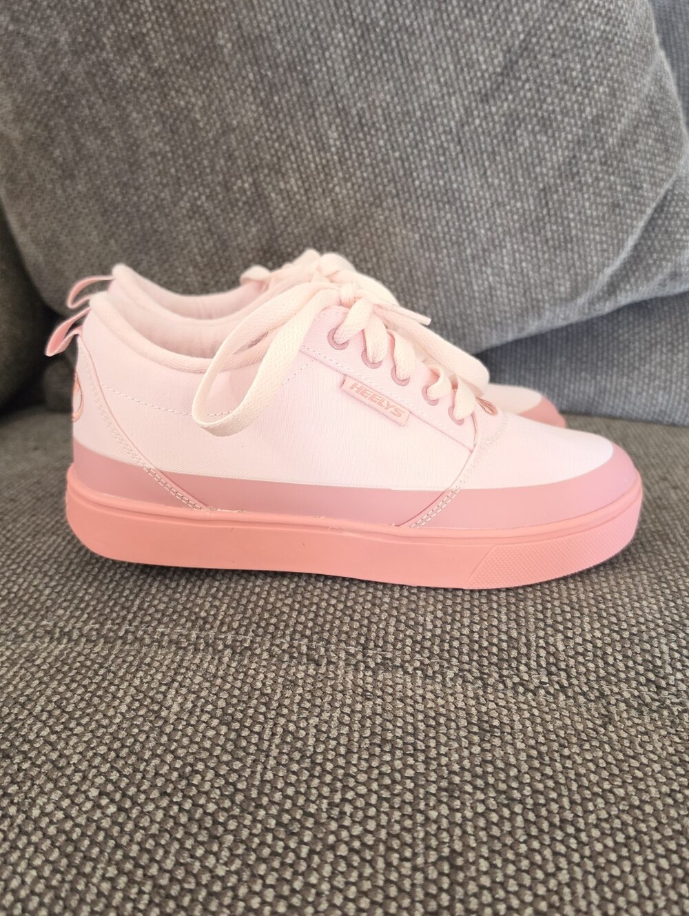 HEELYS PRO 20 1/2 Flood SKATE SHOE LIGHT PINK - 5 Girls 6 Women's